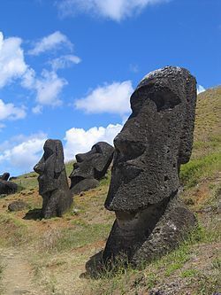 Moai_Rano_raraku[1].jpg